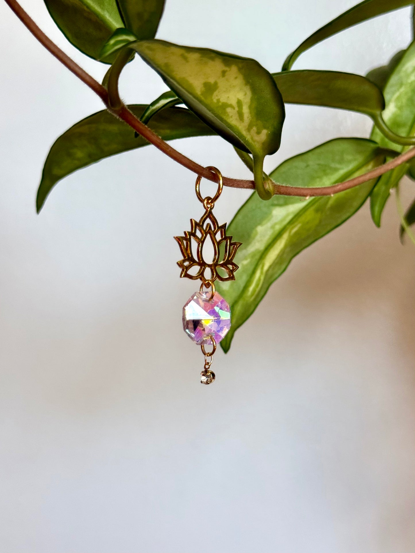Plant Vine Charm | Lotus