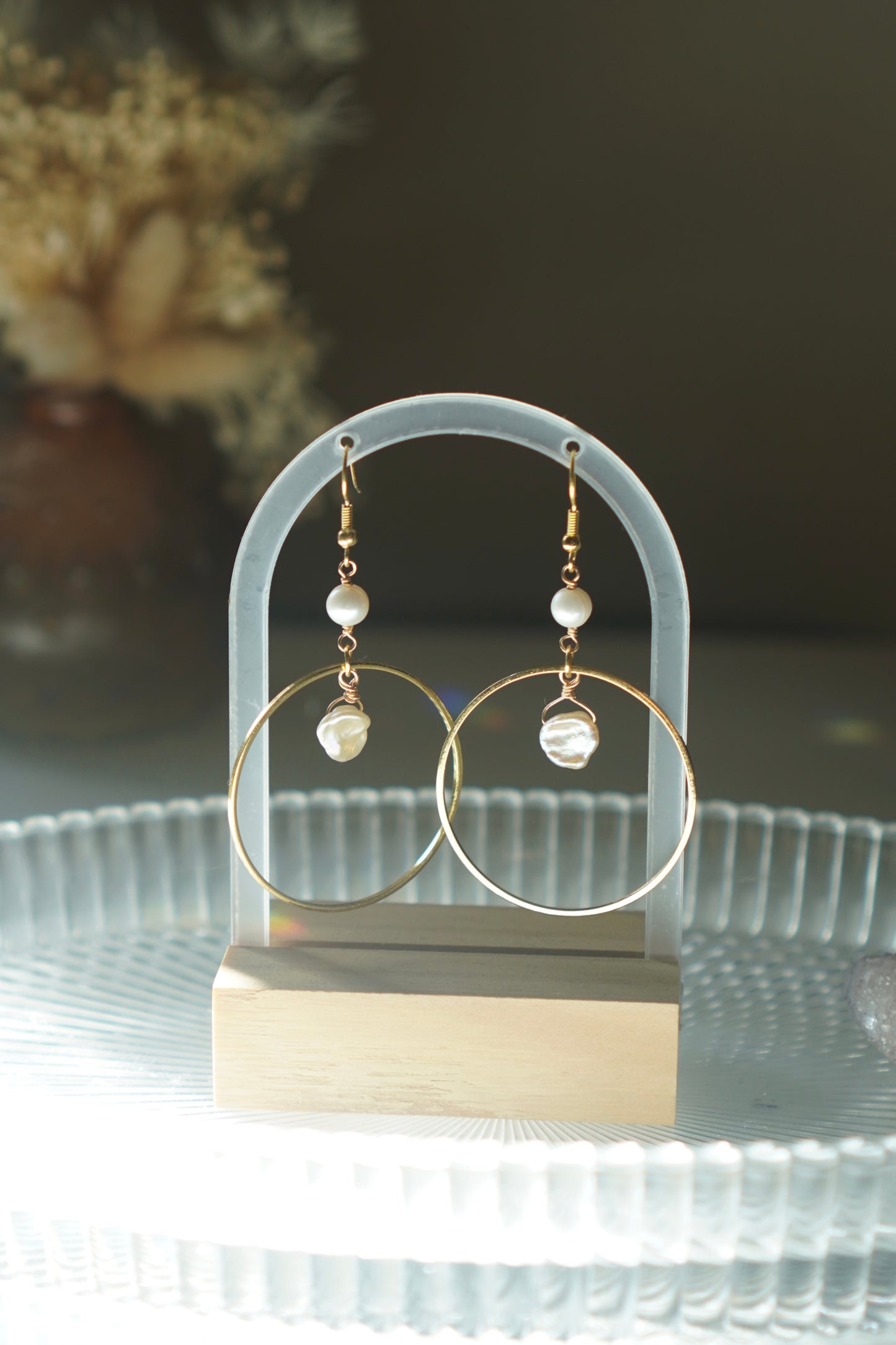 nalu freshwater pearl hoops