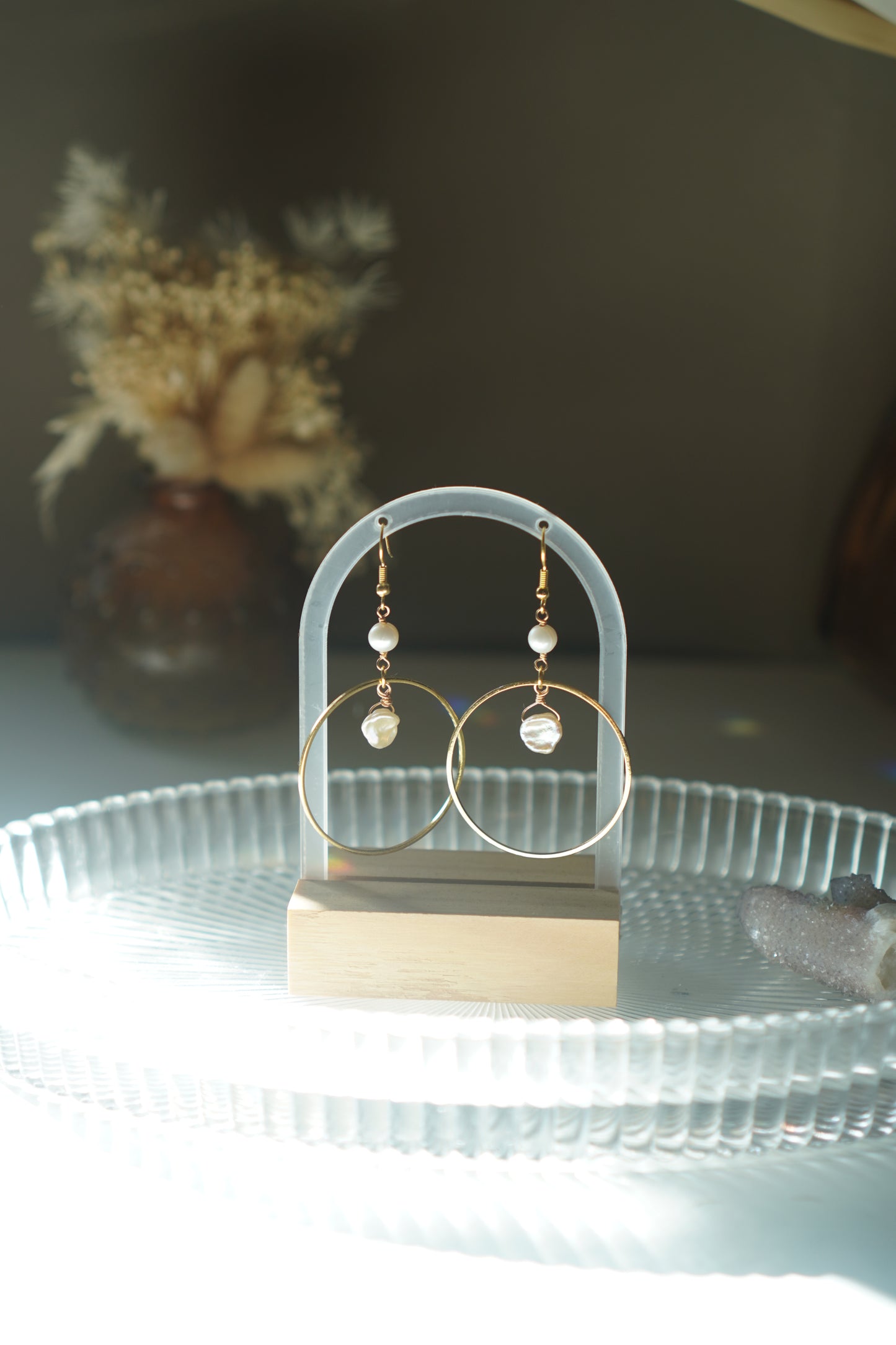 nalu freshwater pearl hoops