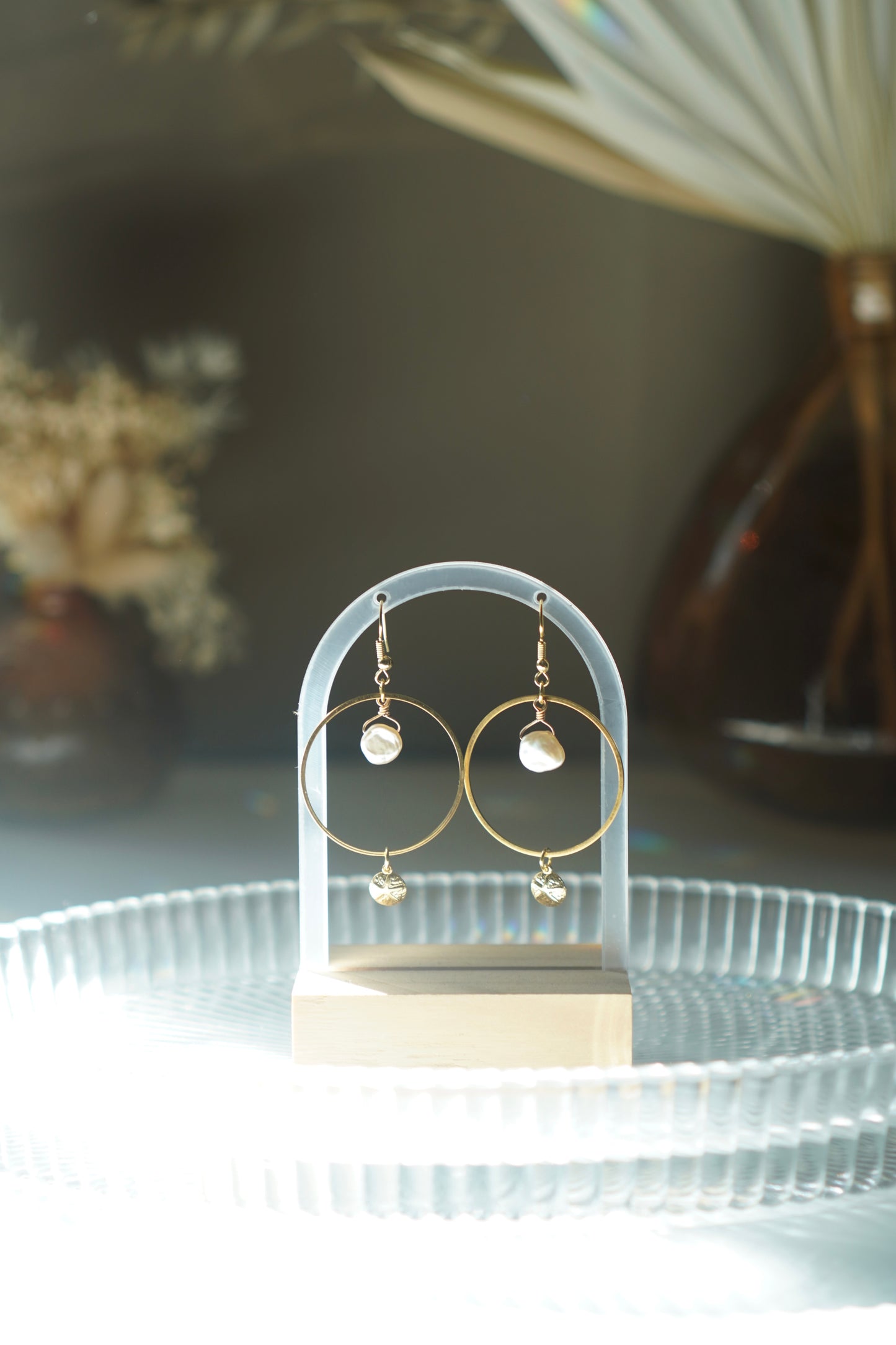 sanddollar freshwater pearl hoops