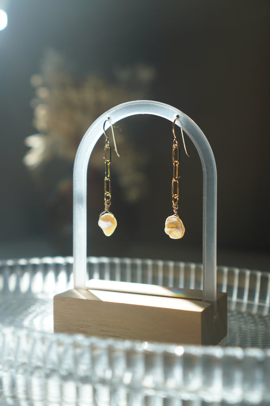 chain link freshwater pearl dangle earrings