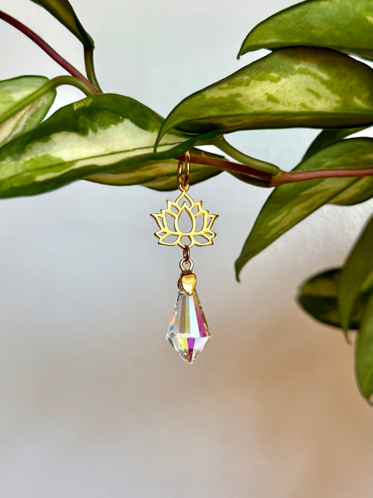 Plant Vine Charm | Lotus