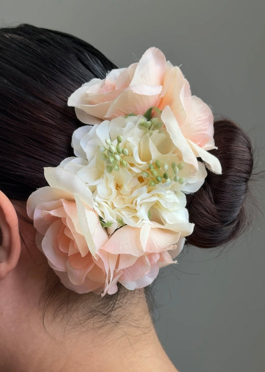 femme rose flower clip
